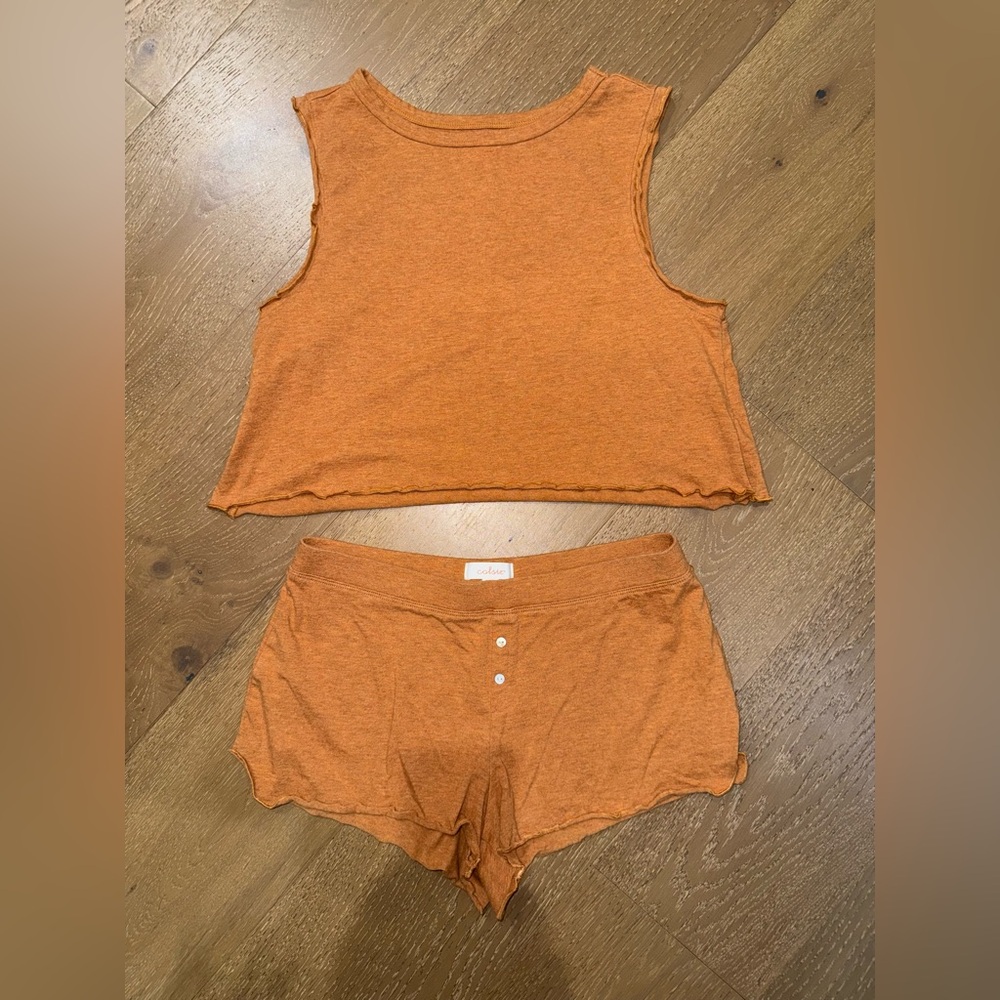 Colsie Burnt Orange‎ Ribbed Cropped Tank & Button-Front Shorts Set